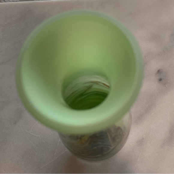 Vintage 1970s Dalian Glass Snowflake Vase (China) - Picture 6 of 8